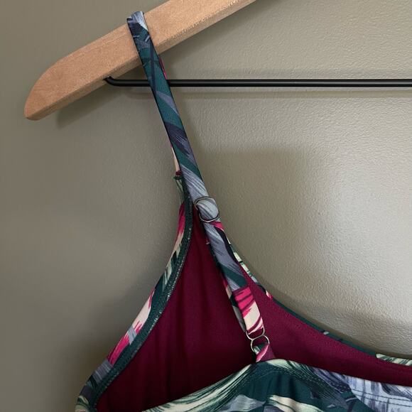 Lolë Tanami Bikini Top in Fiji Island Rainforest Size XL‎ Blue Green Pink Floral - Picture 9 of 14